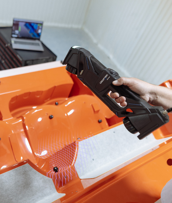 HandySCAN 3D Max scanning a bus seat molding